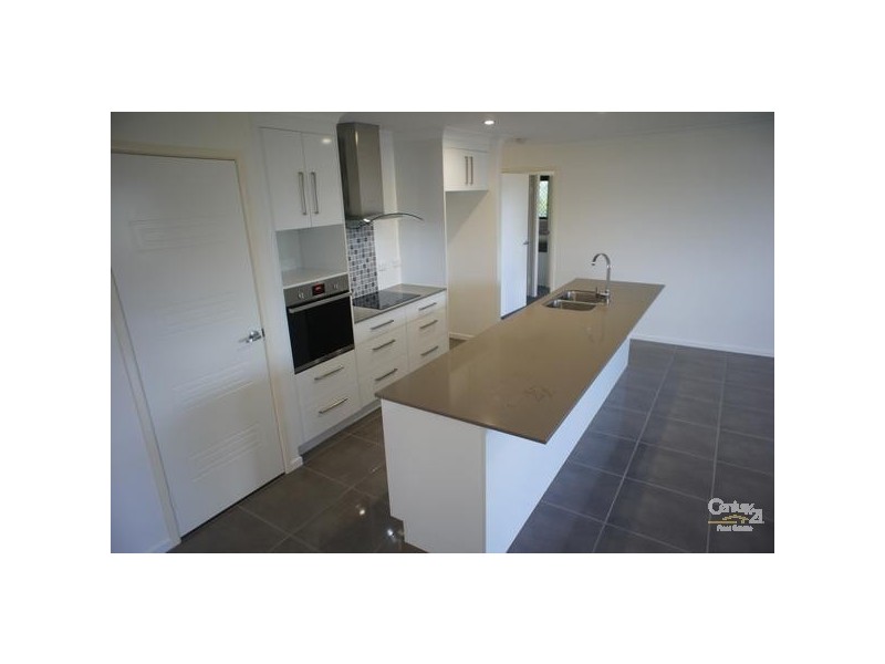 3 Holgate Close, Gracemere QLD 4702