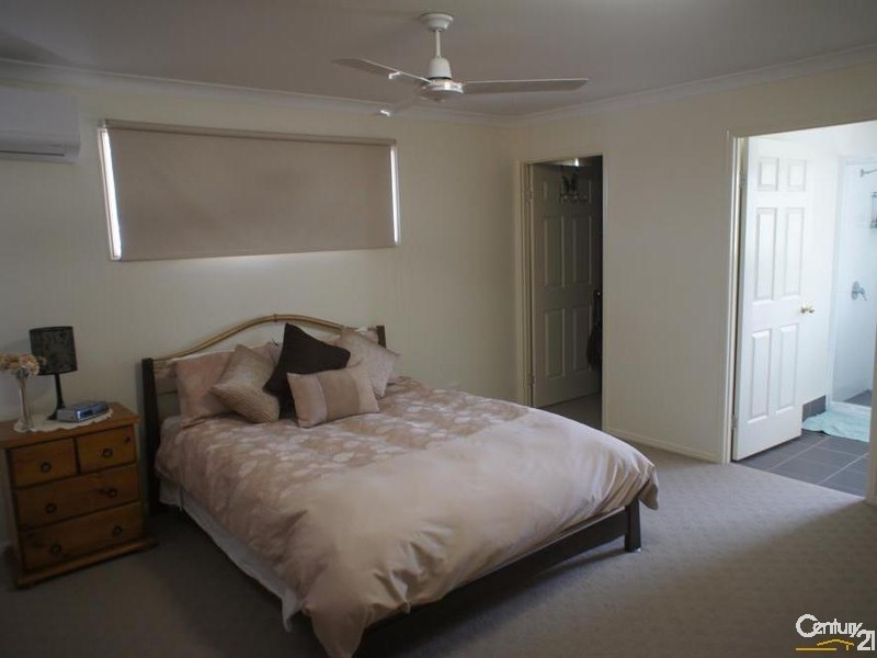 11 Freeman Court, Gracemere QLD 4702