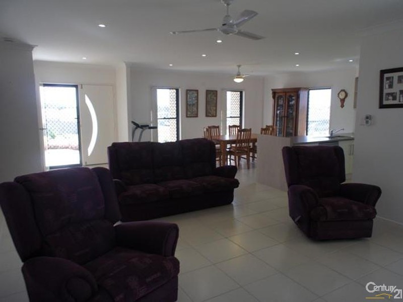 25 Tawarra Crescent, Gracemere QLD 4702