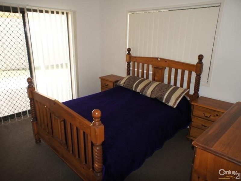 25 Tawarra Crescent, Gracemere QLD 4702