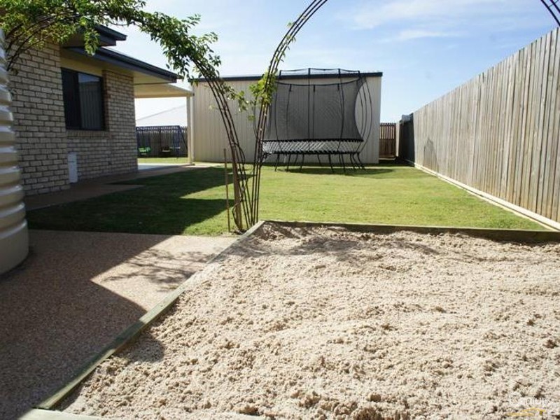 25 Tawarra Crescent, Gracemere QLD 4702