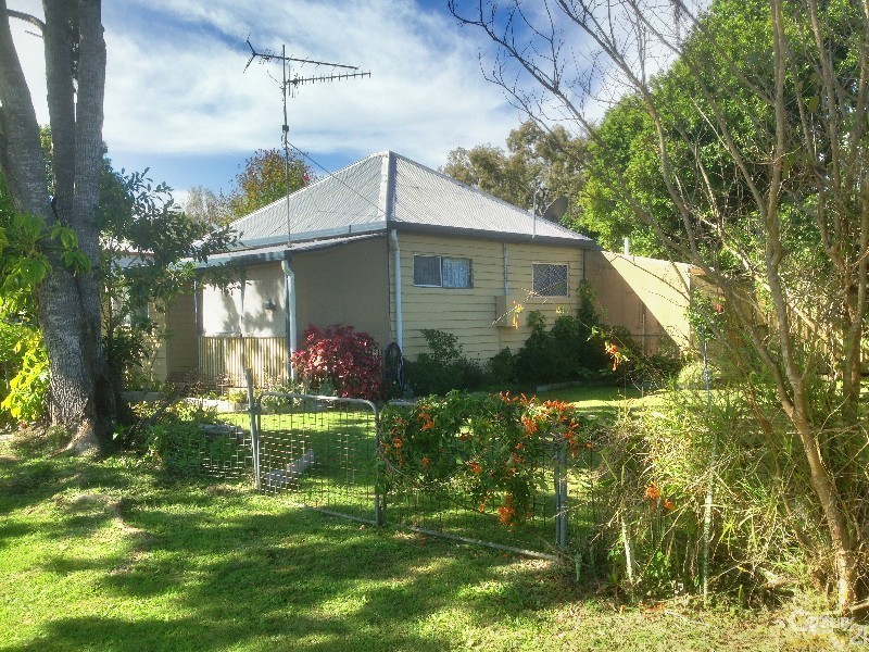 12 Creek Street, Baree QLD 4714