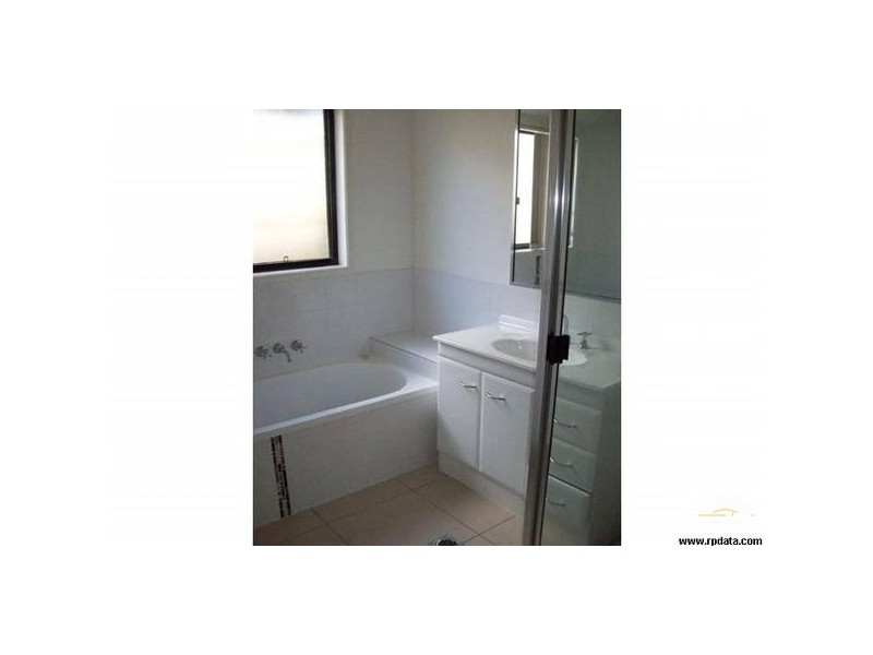 6 Chatterton Bvd, Gracemere QLD 4702