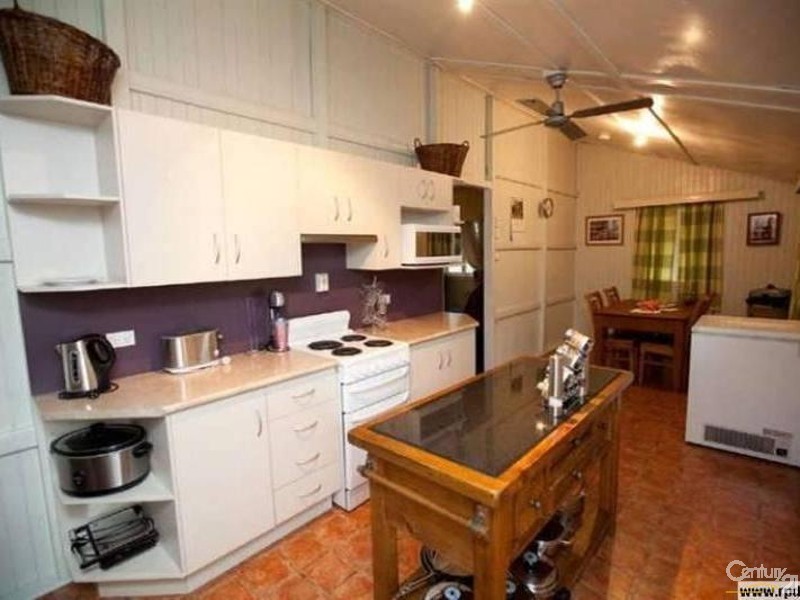 15 Berserker Street, Berserker QLD 4701