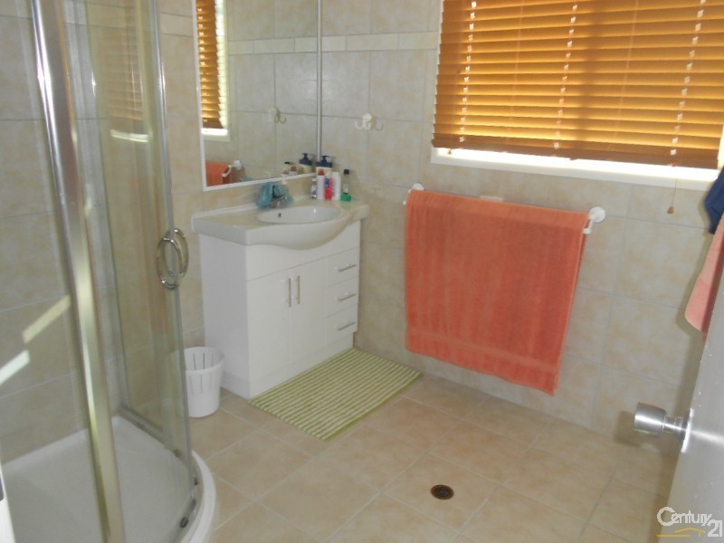 118 Schofield Parade, Keppel Sands QLD 4702
