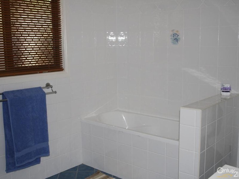972 Scenic Highway, Kinka Beach QLD 4703