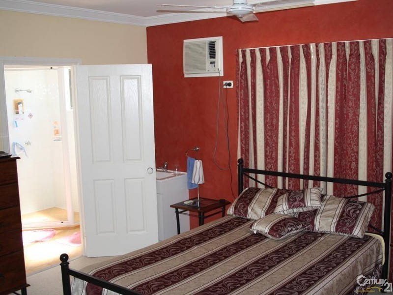 972 Scenic Highway, Kinka Beach QLD 4703