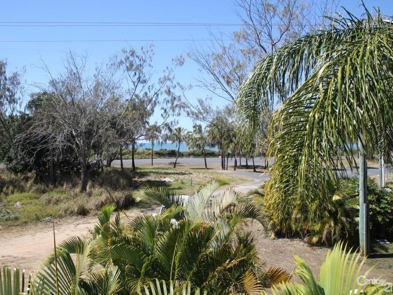 972 Scenic Highway, Kinka Beach QLD 4703