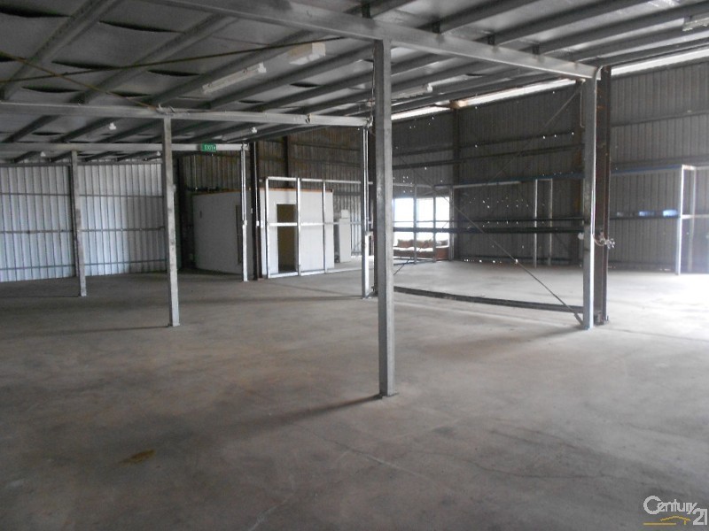 Shed 2 – 757 Capricorn Highway, Gracemere QLD 4702