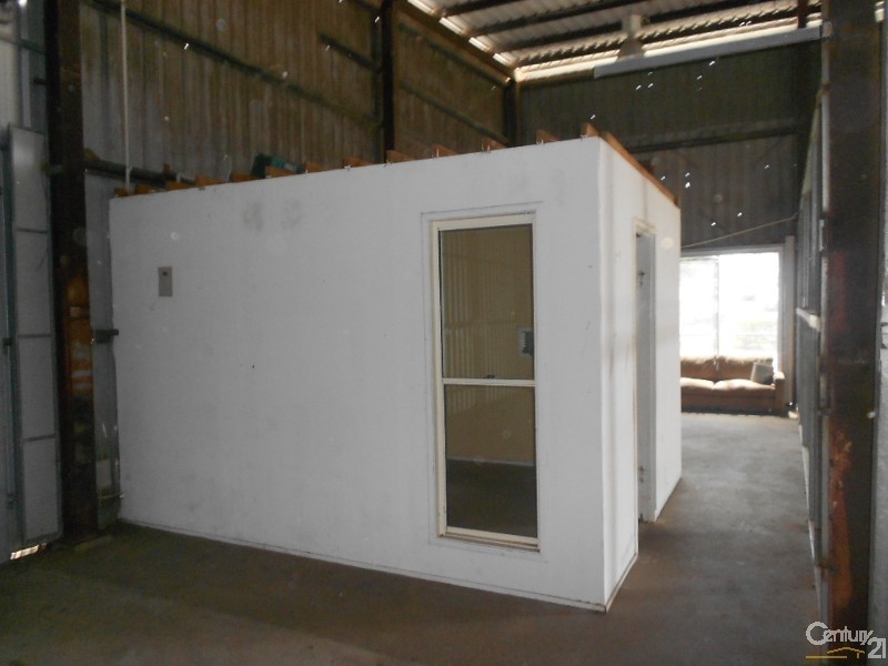 Shed 2 – 757 Capricorn Highway, Gracemere QLD 4702