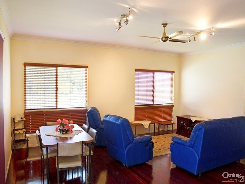 15 Henderson St, Park Avenue QLD 4701