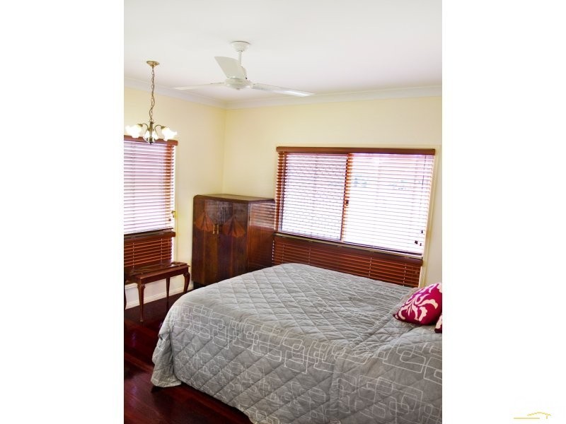 15 Henderson St, Park Avenue QLD 4701