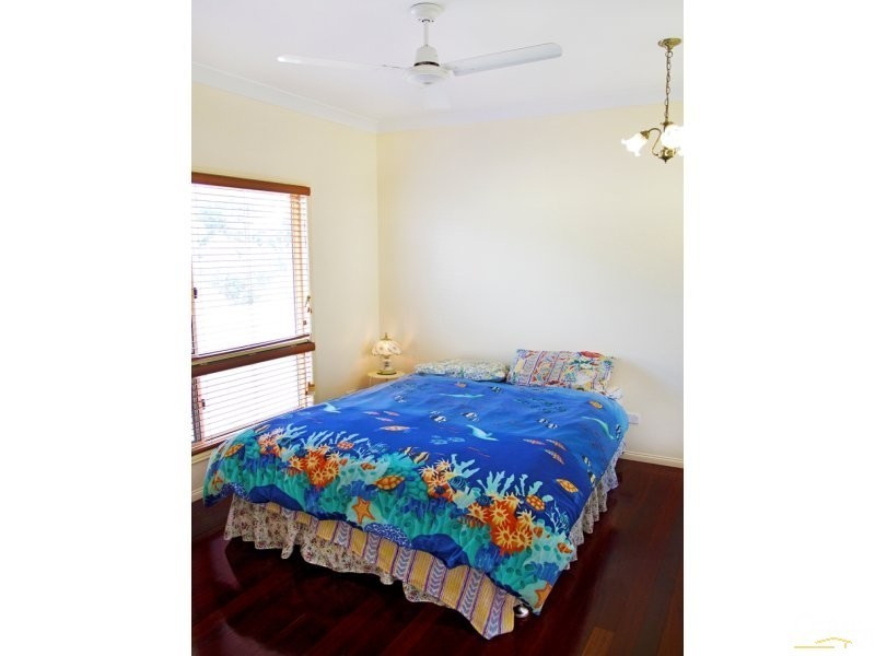 15 Henderson St, Park Avenue QLD 4701