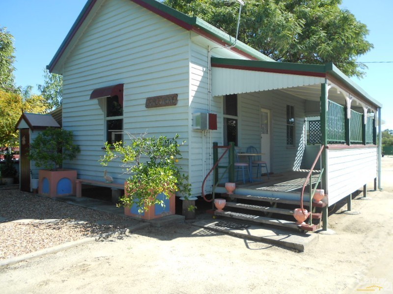 98  Middle Road, Gracemere QLD 4702