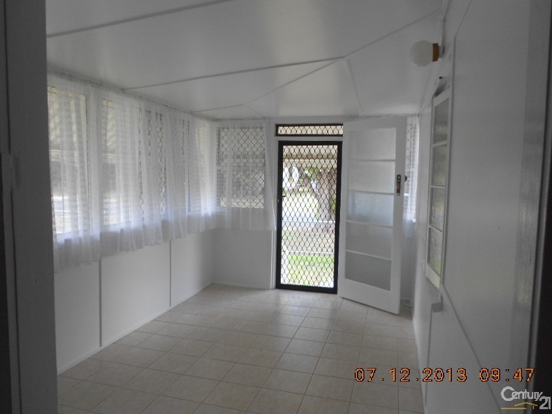 54 Hamilton Ave, Wandal QLD 4700