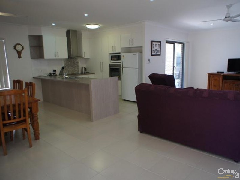 25 Tawarra Crescent, Gracemere QLD 4702