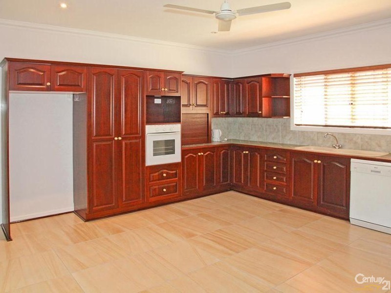 33 Archer View Terrace, Frenchville QLD 4701