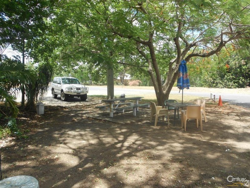 2 Leichardt Hwy, Wowan QLD 4702