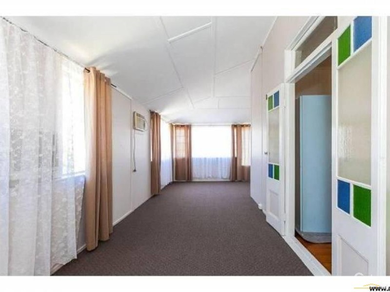10 Lloyd Street, Park Avenue QLD 4701