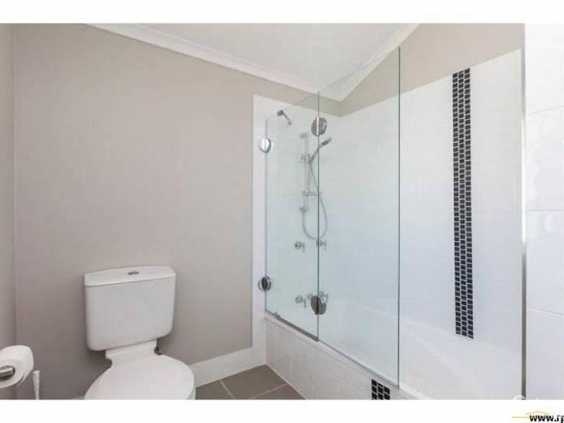 10 Lloyd Street, Park Avenue QLD 4701