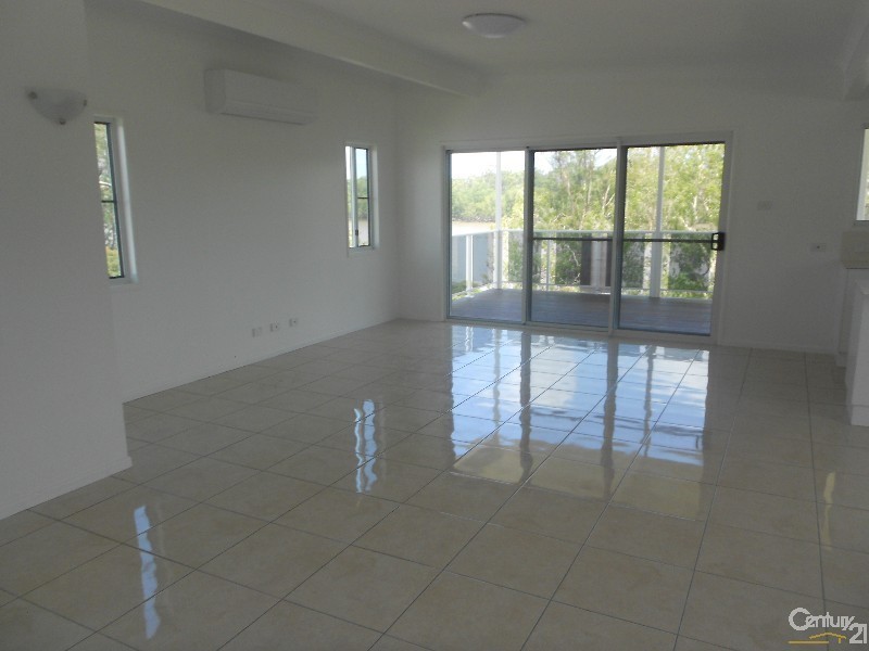 4 Cochrane Place, Kawana QLD 4701