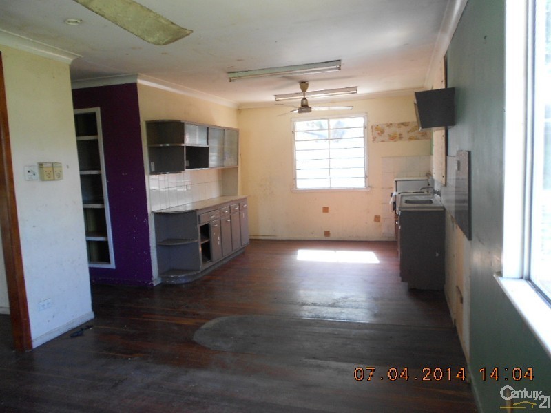 118 Park Street, Park Avenue QLD 4701