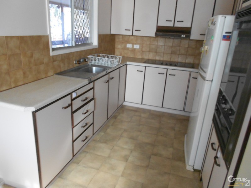 9 Westmoreland Street, Kawana QLD 4701