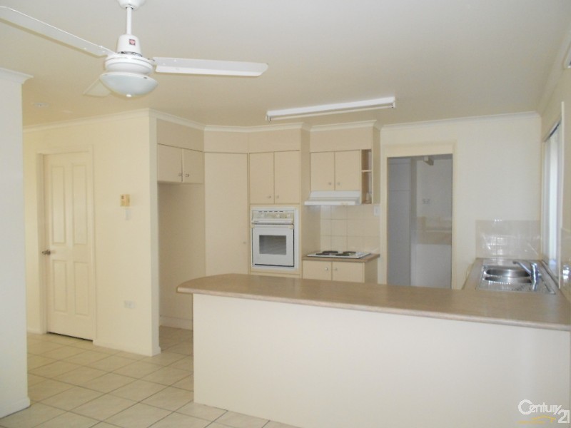 2/90 Livingstone Street, Berserker QLD 4701
