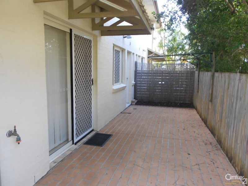 2/90 Livingstone Street, Berserker QLD 4701