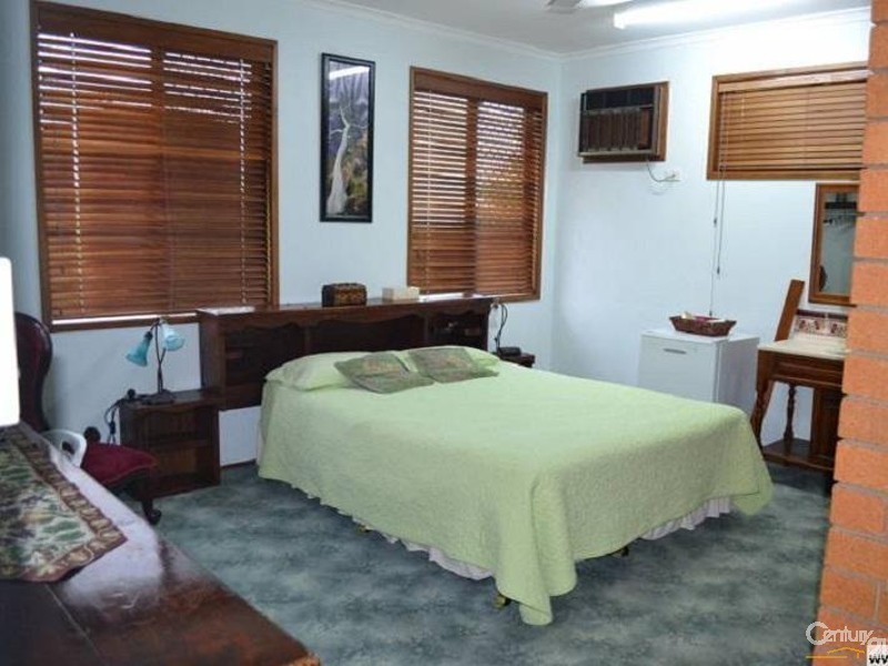 333 Hobler Ave, Frenchville QLD 4701