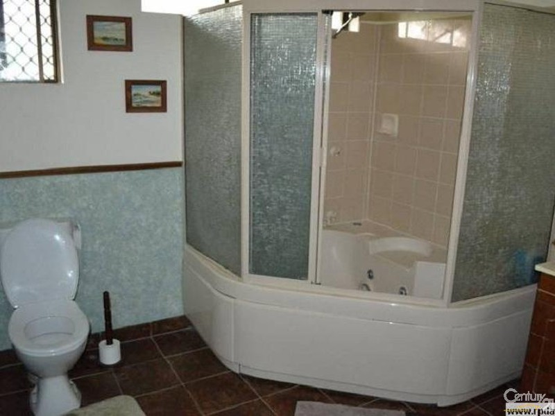 333 Hobler Ave, Frenchville QLD 4701