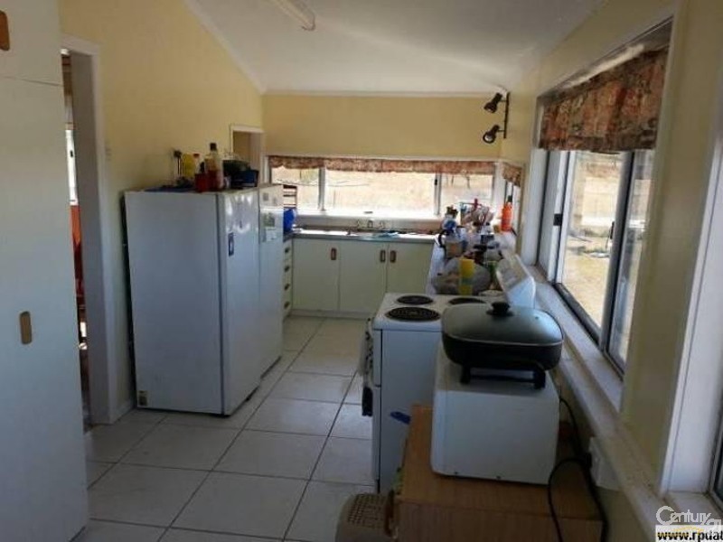 14 Clifford Road, Alton Downs QLD 4702