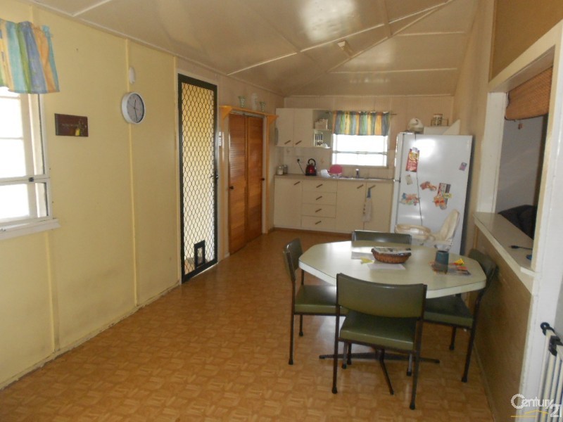 27 Peterson Street, West Rockhampton QLD 4700