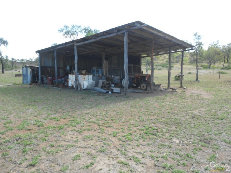 585 Oakey Creek Road, Dululu QLD 4702