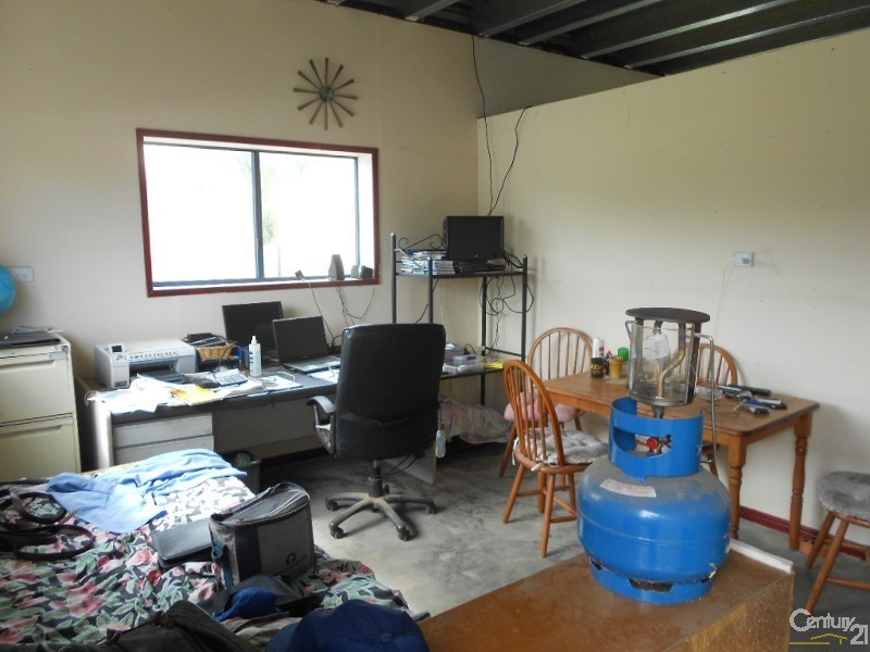 111 Capricorn Highway, Westwood QLD 4702