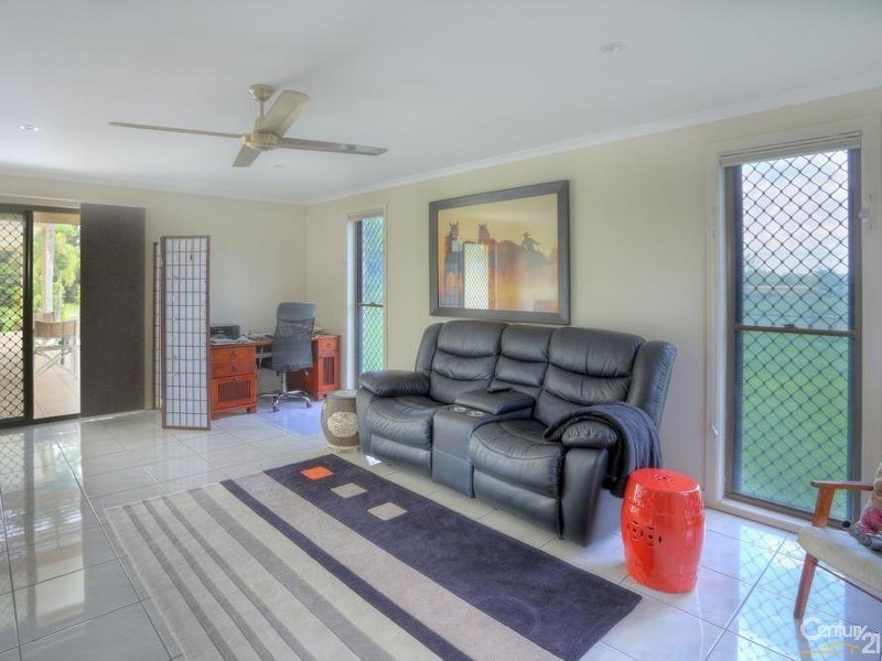 684 South Yaamba Road, South Yaamba QLD 4702