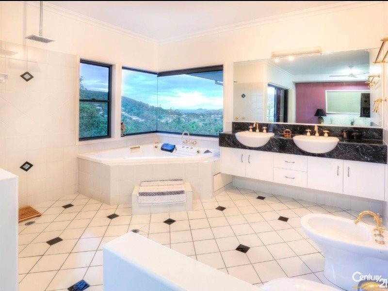 7 Yeppoon Crescent, Yeppoon QLD 4703