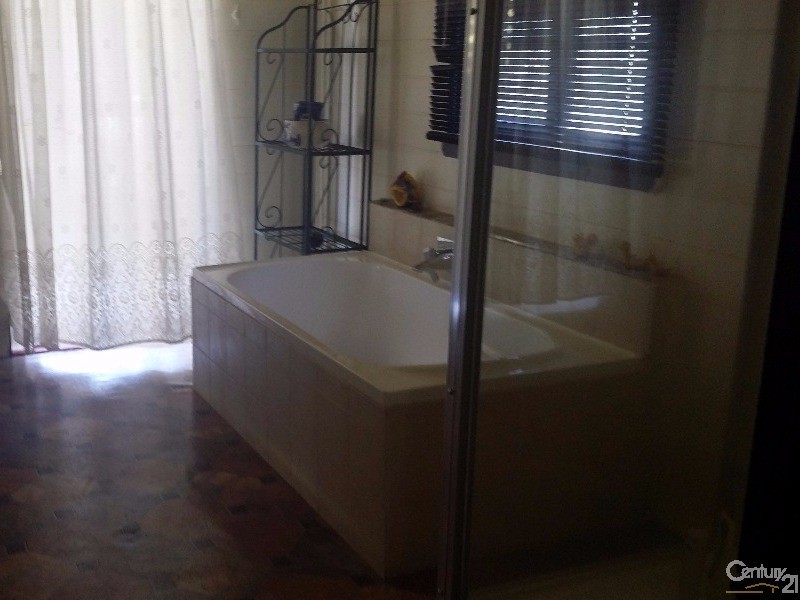 28 Morgan St, Mount Morgan QLD 4714