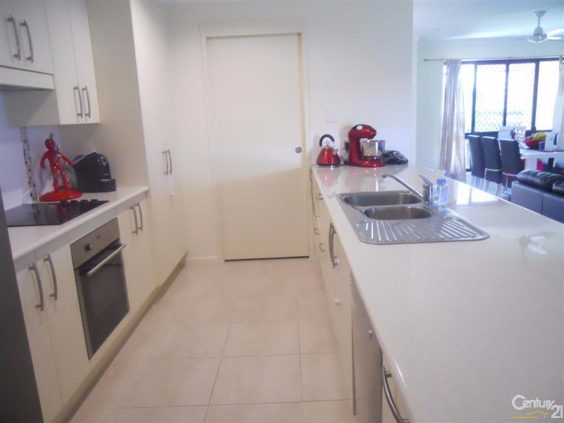 17 Premier Court, Gracemere QLD 4702