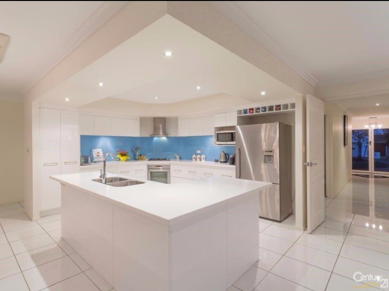 11 Greenwood Close, Frenchville QLD 4701