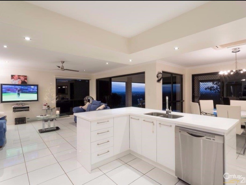 11 Greenwood Close, Frenchville QLD 4701