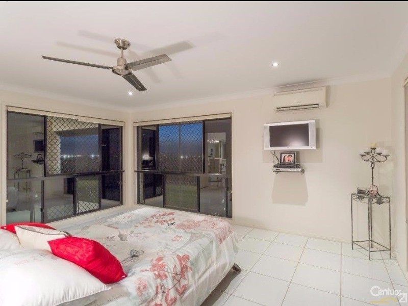 11 Greenwood Close, Frenchville QLD 4701