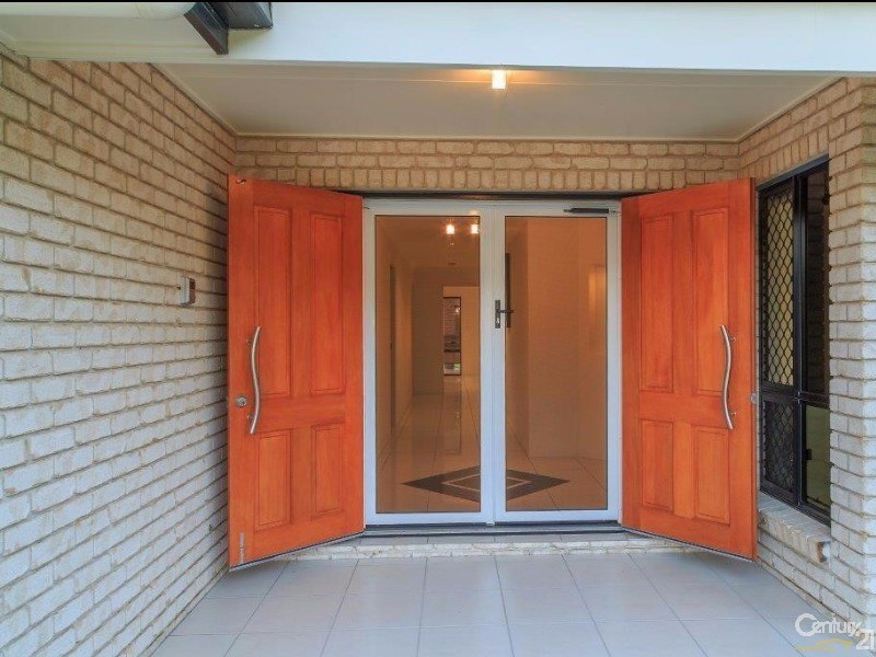 11 Greenwood Close, Frenchville QLD 4701