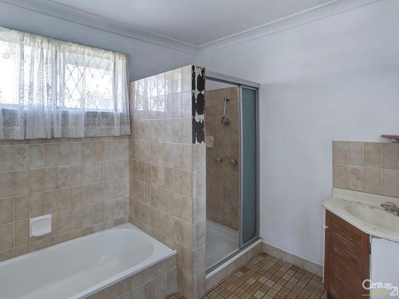 76 Cherryfields Rd, Gracemere QLD 4702