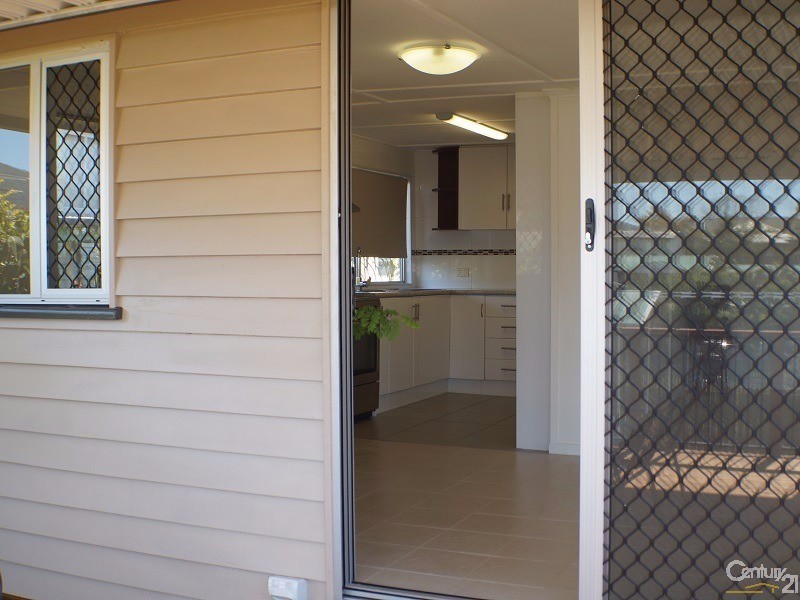 35 Card Street, Berserker QLD 4701