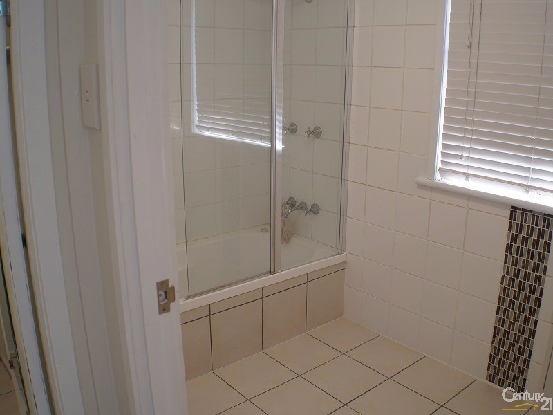 35 Card Street, Berserker QLD 4701