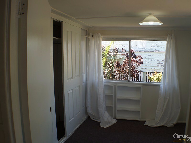 35 Card Street, Berserker QLD 4701