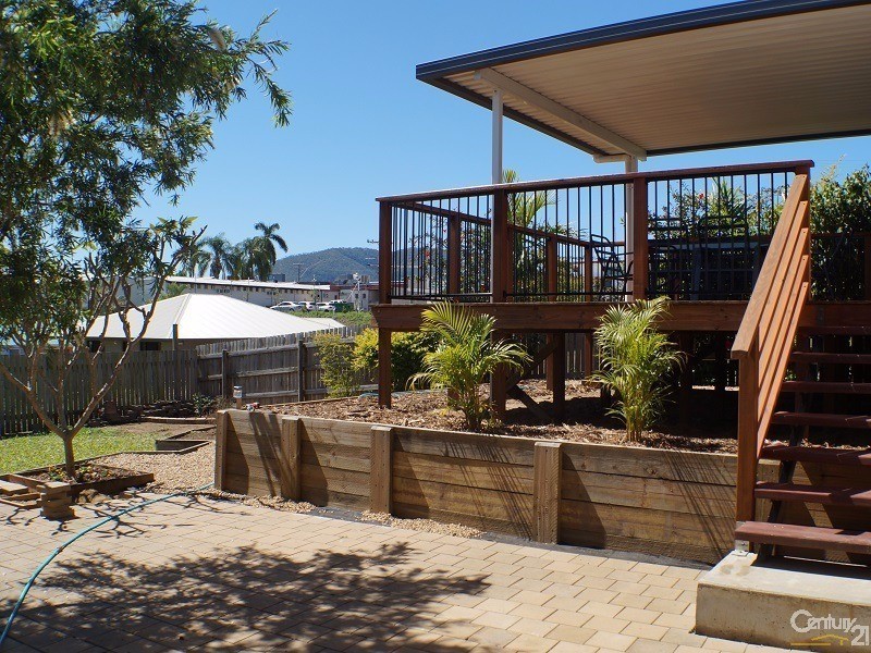 35 Card Street, Berserker QLD 4701