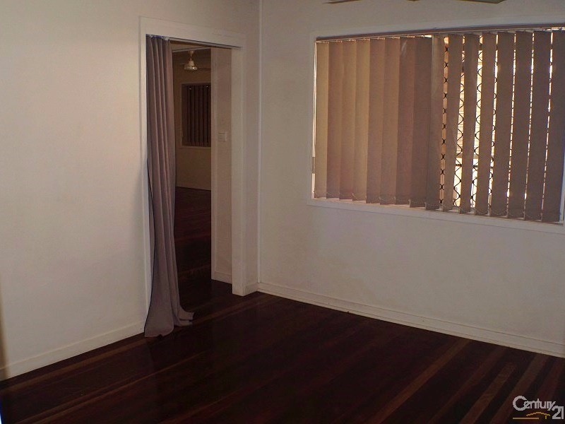 261  Carlton Street, Kawana QLD 4701