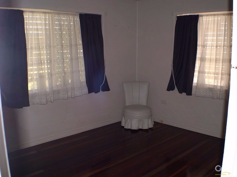 261  Carlton Street, Kawana QLD 4701